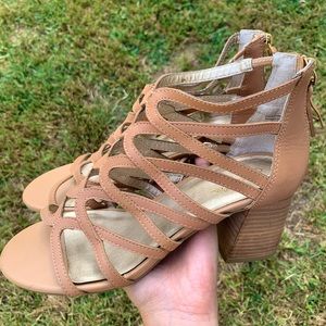 Women’s sandal heel (size 7.5)